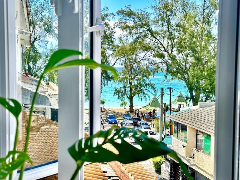 3 Bedroom Beachside Apartment - 30 Secs From Beach Flic-en-Flacq Exterior foto